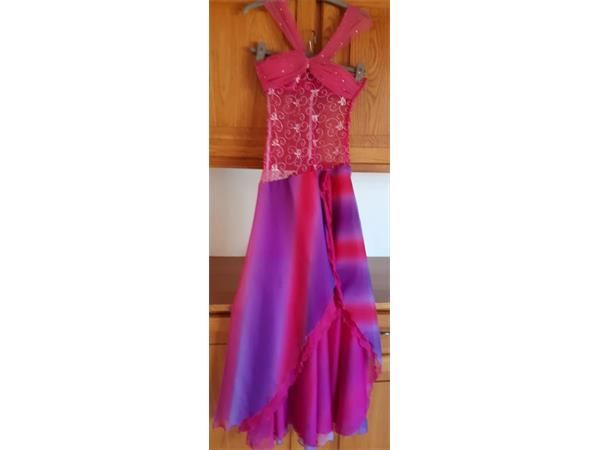 ~/upload/Lots/48436/AdditionalPhotos/n4usyfylpcjuc/FORMAL DRESS PURPLE & PINK FRONT 2_t600x450.jpg